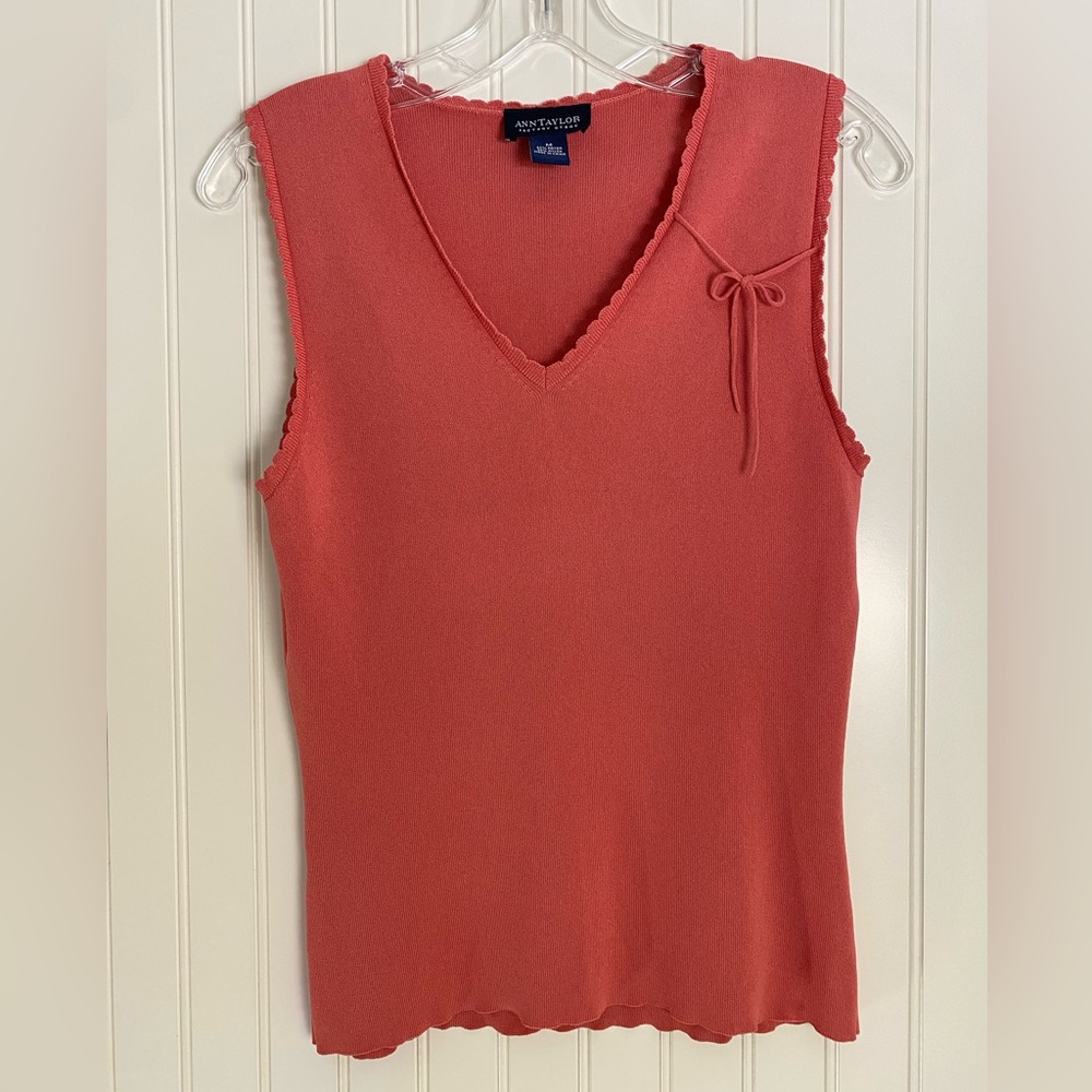 Ann Taylor sleeveless V-neck top in coral color